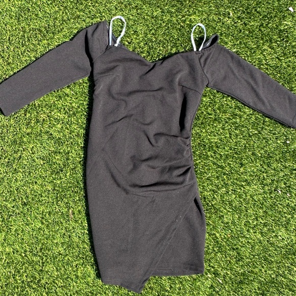 Lulus Dresses & Skirts - EUC Lulus black three quarter sleeve dress in Small